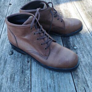 Rockport lace-up brown leather ankle boots size Women's 9 1/2